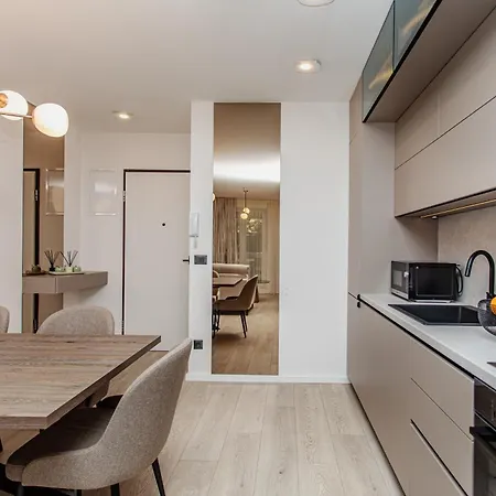 Apartman Stunning Bella On Znjan Beach, Private Parking Split