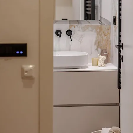 Apartman Stunning Bella On Znjan Beach, Private Parking