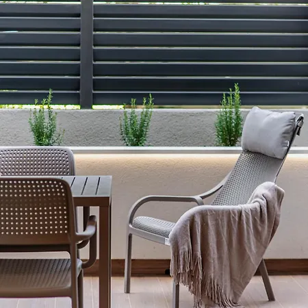 Apartman Stunning Bella On Znjan Beach, Private Parking *