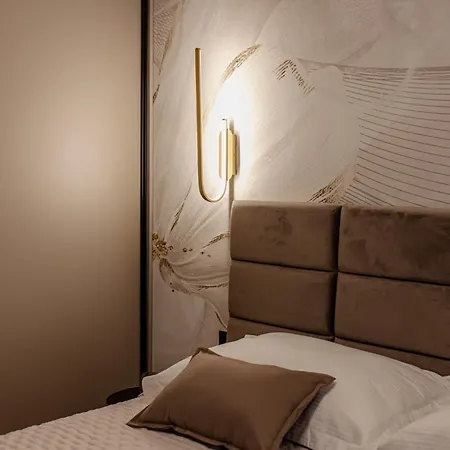 Stunning Bella On Znjan Beach, Private Parking דירה