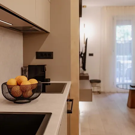 Stunning Bella On Znjan Beach, Private Parking דירה *