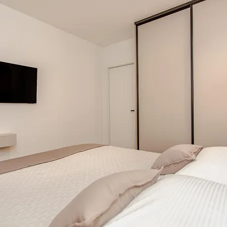 דירה Stunning Bella On Znjan Beach, Private Parking ספליט