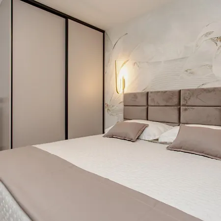 דירה Stunning Bella On Znjan Beach, Private Parking